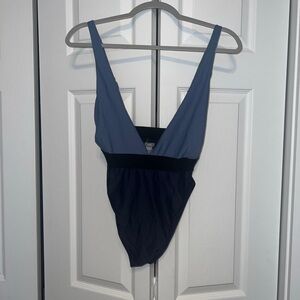 Aerie One Piece Deep V plunge Swimsuit - size M